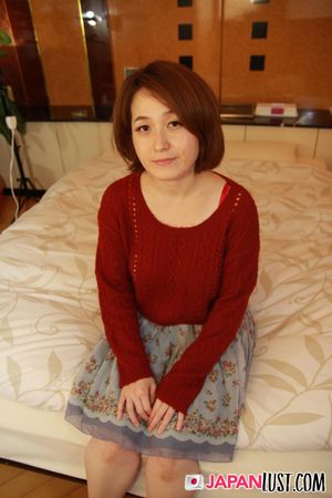 Japanese MILF Hairy Pussy Eager For POV Creampie - Photo 50