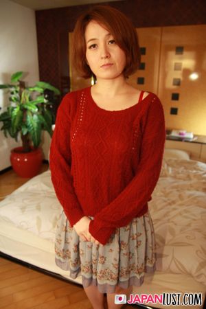 Japanese MILF Hairy Pussy Eager For POV Creampie - Photo 97