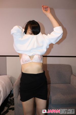 Skinny Japanese MILF Can Handle Toys And Cock - Photo 307