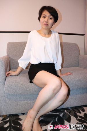 Skinny Japanese MILF Can Handle Toys And Cock - Photo 320