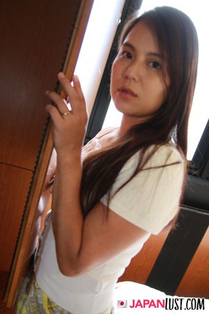Cute Japanese MILF POV Squirts In Delight - Photo 130