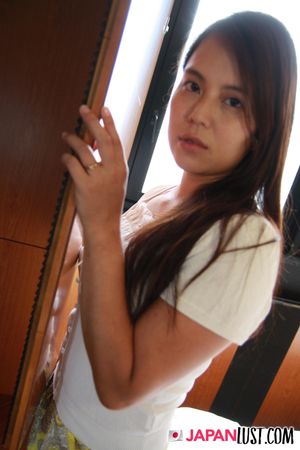 Cute Japanese MILF POV Squirts In Delight - Photo 131