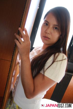Cute Japanese MILF POV Squirts In Delight - Photo 132