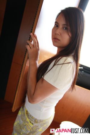 Cute Japanese MILF POV Squirts In Delight - Photo 136