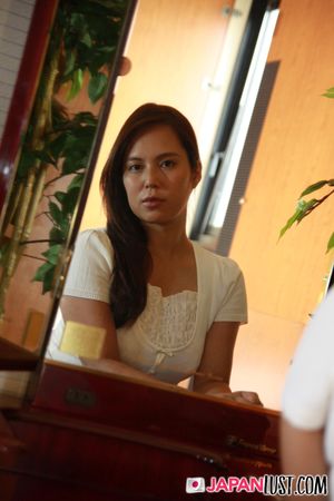 Cute Japanese MILF POV Squirts In Delight - Photo 173