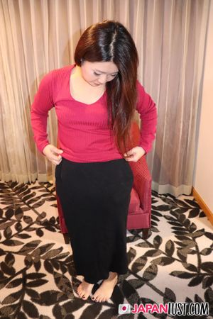 Japanese MILF Lives To Please And Take Creampie - Photo 316