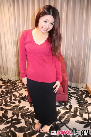 Japanese MILF Lives To Please And Take Creampie - Photo 320
