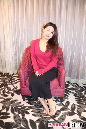 Japanese MILF Lives To Please And Take Creampie - Photo 326