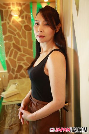 Skinny Japanese Cougar Gets Fat POV Creampie - Photo 66