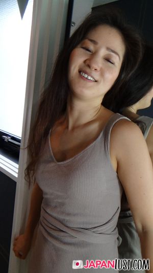 Fit Japanese MILF Looks Amazing For Creampie - Photo 47