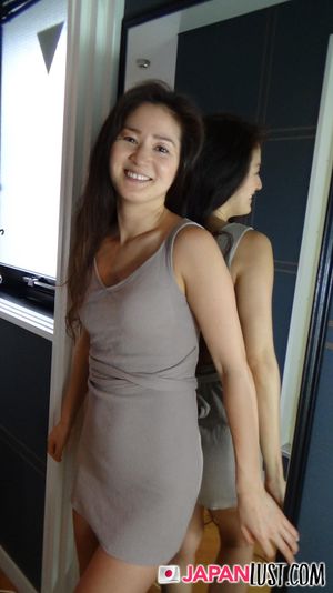 Fit Japanese MILF Looks Amazing For Creampie - Photo 49