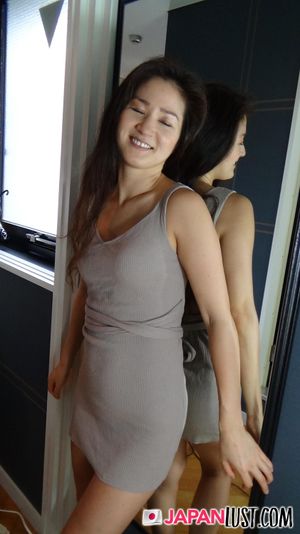 Fit Japanese MILF Looks Amazing For Creampie - Photo 50