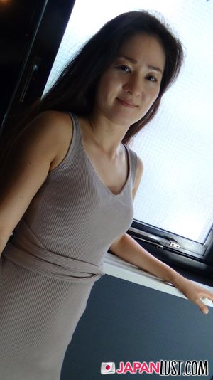 Fit Japanese MILF Looks Amazing For Creampie - Photo 56