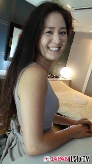 Fit Japanese MILF Looks Amazing For Creampie - Photo 65