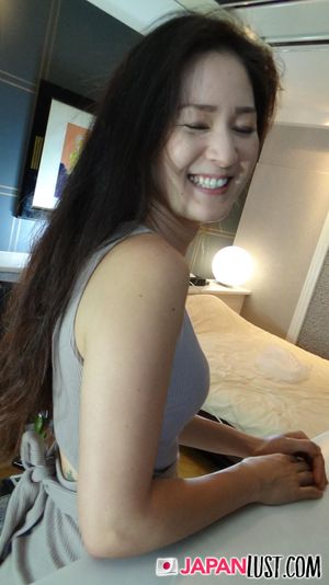 Fit Japanese MILF Looks Amazing For Creampie - Photo 66