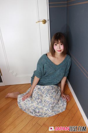 Soft Japanese MILF Loves Grinding On Cock POV - Photo 36