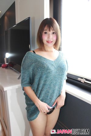 Soft Japanese MILF Loves Grinding On Cock POV - Photo 78