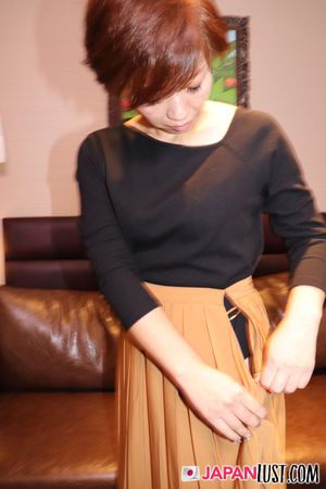 Petite Short Hair Japanese MILF Gets Creampied During Interview - Photo 336