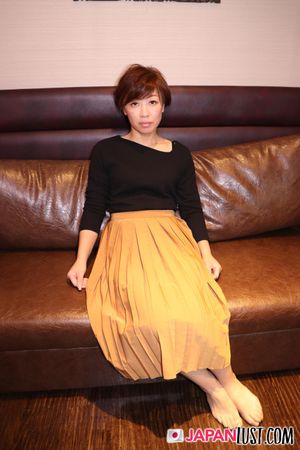 Petite Short Hair Japanese MILF Gets Creampied During Interview - Photo 346