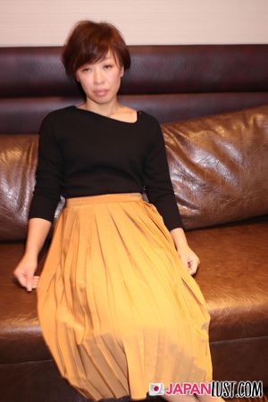 Petite Short Hair Japanese MILF Gets Creampied During Interview - Photo 347