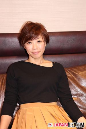 Petite Short Hair Japanese MILF Gets Creampied During Interview - Photo 351