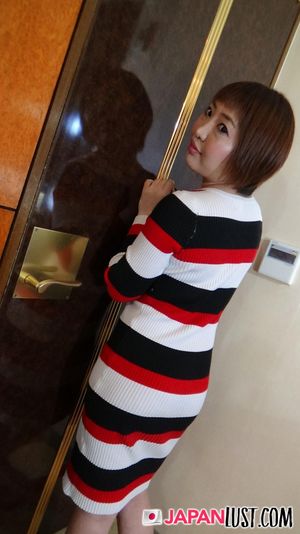 Sexy Japanese MILF Blows Cock and Gets Creampied During Interview - Photo 40