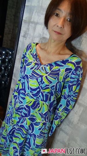 Short Hair Mature Japanese MILF Craves For Cum In Pussy - Photo 18
