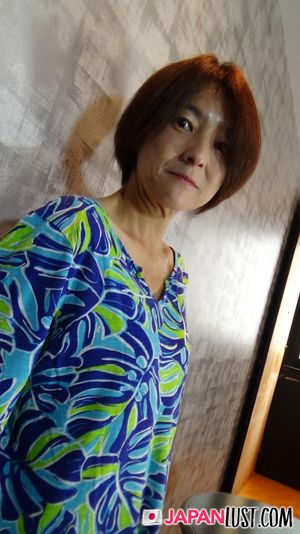 Short Hair Mature Japanese MILF Craves For Cum In Pussy - Photo 27