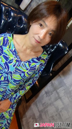 Short Hair Mature Japanese MILF Craves For Cum In Pussy - Photo 3