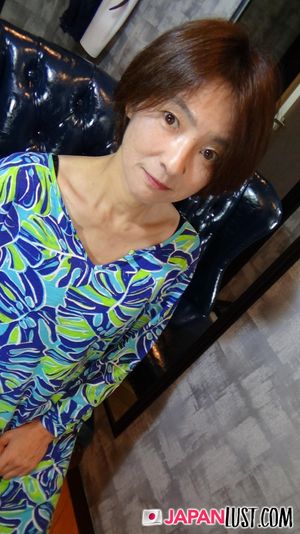 Short Hair Mature Japanese MILF Craves For Cum In Pussy - Photo 4