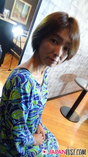 Short Hair Mature Japanese MILF Craves For Cum In Pussy - Photo 42