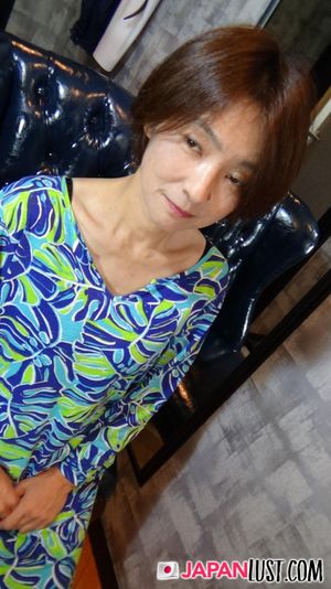 Short Hair Mature Japanese MILF Craves For Cum In Pussy - Photo 5