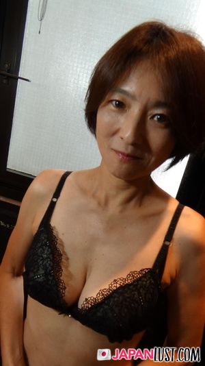 Short Hair Mature Japanese MILF Craves For Cum In Pussy - Photo 70