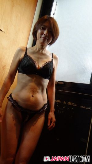 Short Hair Mature Japanese MILF Craves For Cum In Pussy - Photo 89