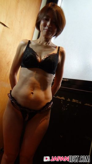 Short Hair Mature Japanese MILF Craves For Cum In Pussy - Photo 90