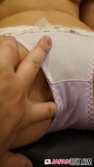 Sexy Japanese MILF Intense Deep Banging and Creampie - Photo 142