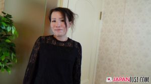 Japanese MILF Gets Pussy Licked And Fucked Till Creampie - Photo 12