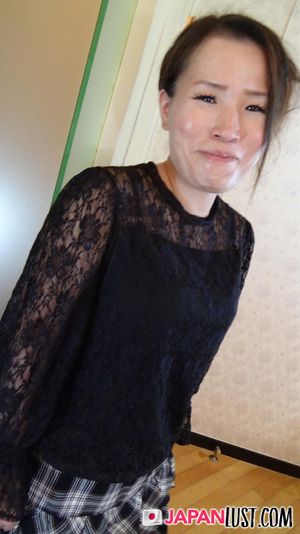 Japanese MILF Gets Pussy Licked And Fucked Till Creampie - Photo 14