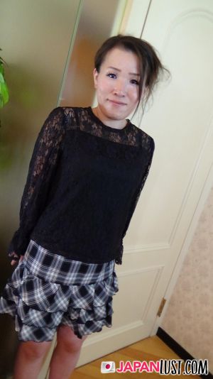 Japanese MILF Gets Pussy Licked And Fucked Till Creampie - Photo 24
