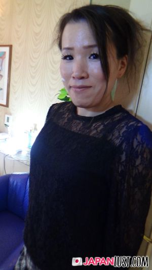 Japanese MILF Gets Pussy Licked And Fucked Till Creampie - Photo 27