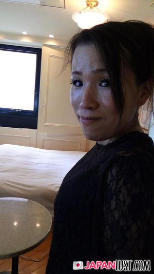 Japanese MILF Gets Pussy Licked And Fucked Till Creampie - Photo 35