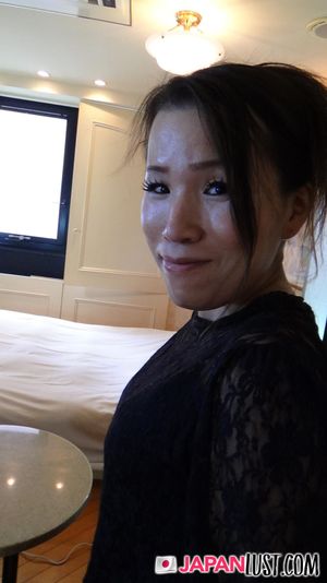 Japanese MILF Gets Pussy Licked And Fucked Till Creampie - Photo 36