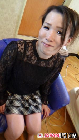 Japanese MILF Gets Pussy Licked And Fucked Till Creampie - Photo 48