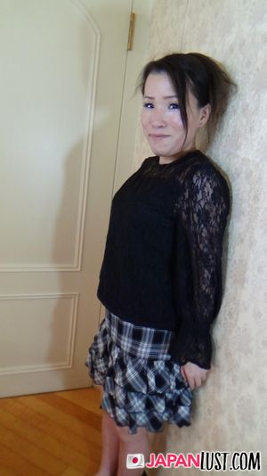 Japanese MILF Gets Pussy Licked And Fucked Till Creampie - Photo 5