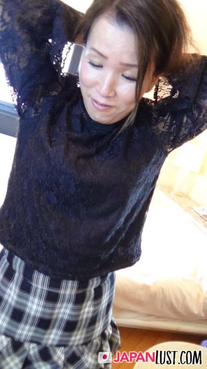 Japanese MILF Gets Pussy Licked And Fucked Till Creampie - Photo 60