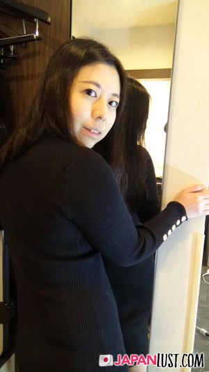 Cute Japanese MILF Passionate Sex Ends With Creampie - Photo 28