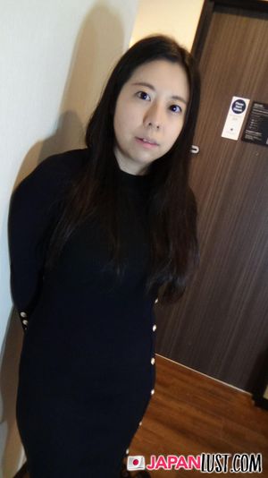 Cute Japanese MILF Passionate Sex Ends With Creampie - Photo 4