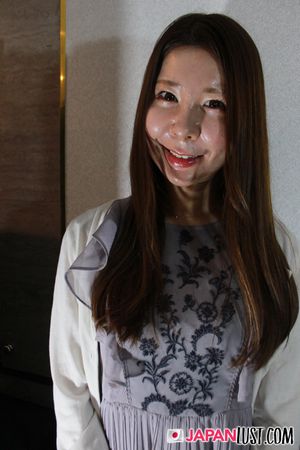 Slender Japanese Cougar Bounces On Cock POV - Photo 18