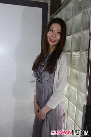 Slender Japanese Cougar Bounces On Cock POV - Photo 30