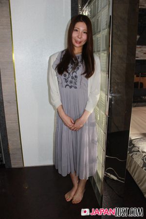 Slender Japanese Cougar Bounces On Cock POV - Photo 37